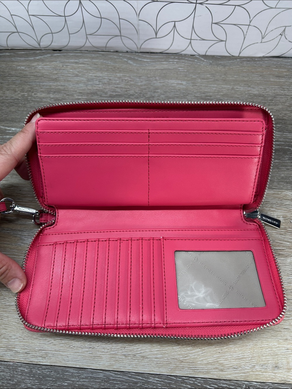 7239 Michael Kors Pink MK Signature Zip-Around Wristlet Wallet 437239 - Picture 9 of 12
